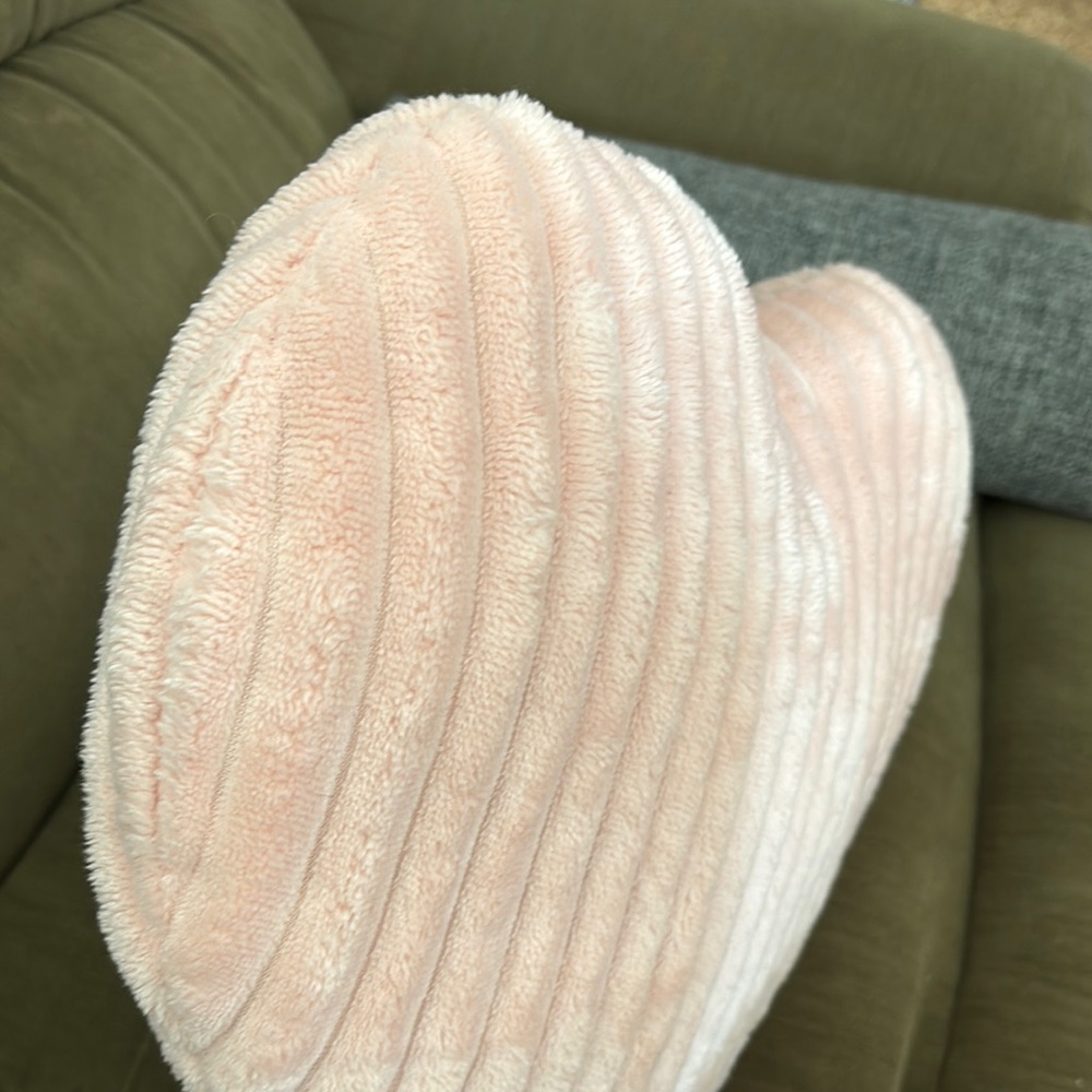 Heart-Shaped Blush Pink Plush Pillow - Picture 4 of 4